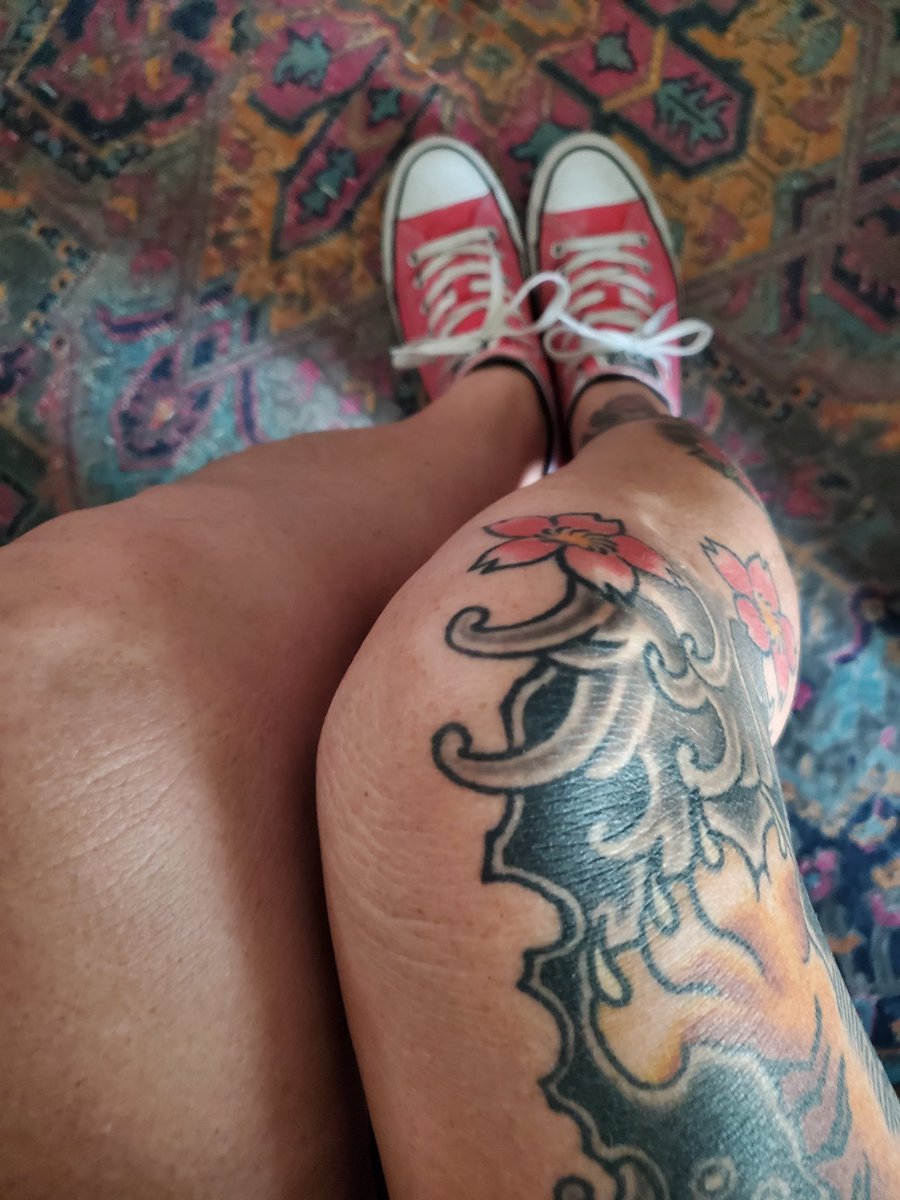sunny_joni's tweet photo. She wore her scars like badges. Her struggles were many, as were her flaws. However she could laugh under the darkest of times and always looked towards the sun for warmth. She was grateful. She was blessed. She was me. #pinkconverse https://t.co/zHBMjQTf4K