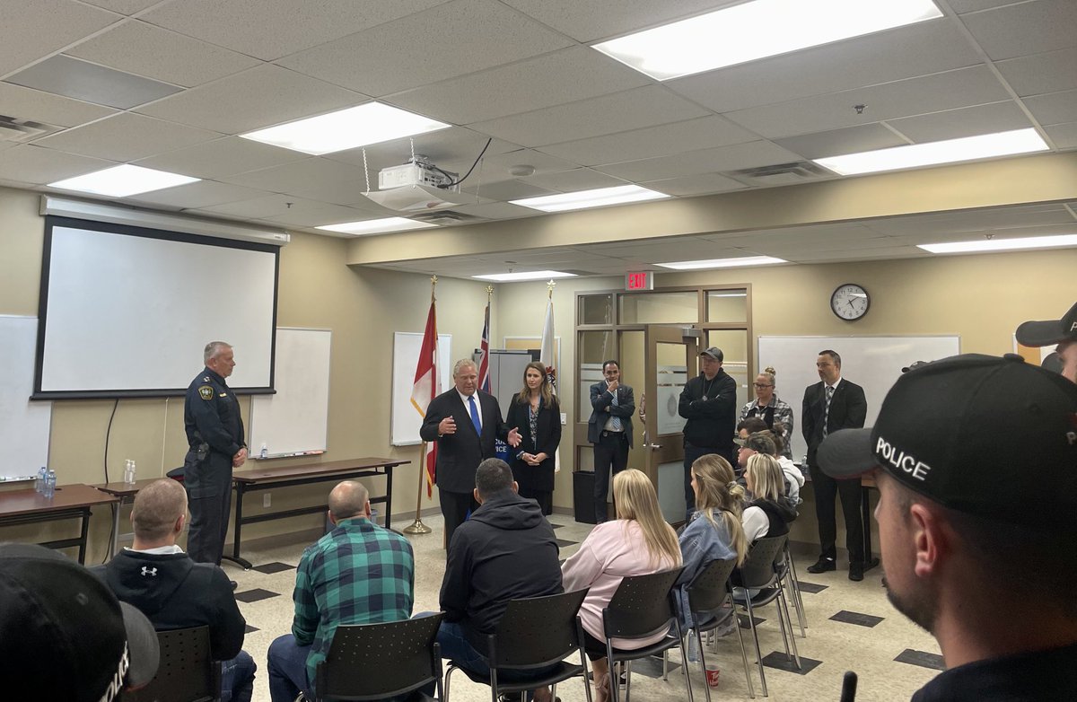 Thank you Premier Ford and Minister Mulroney for visiting our North Division and offering your condolences on the loss of our two officers. ⁦<a href="/fordnation/">Doug Ford</a>⁩ ⁦<a href="/C_Mulroney/">Caroline Mulroney</a>⁩