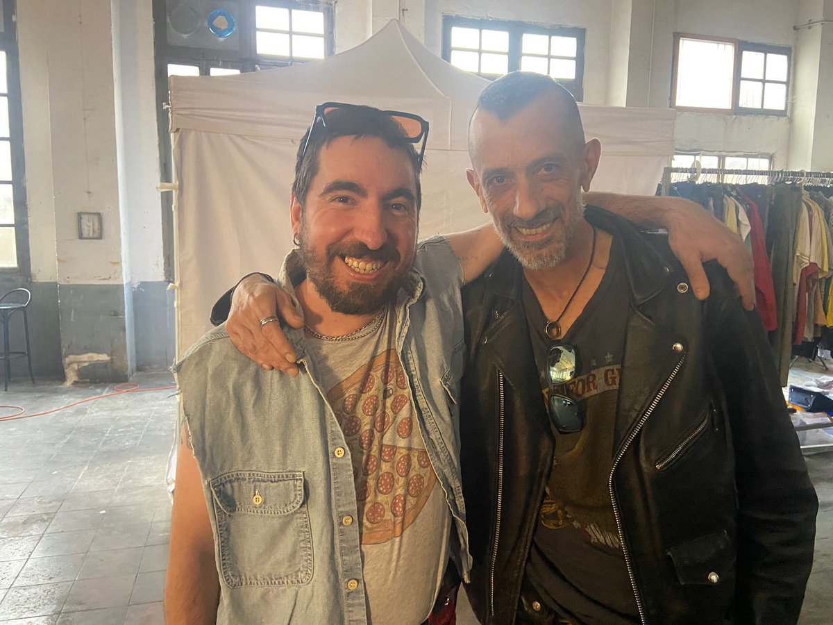 NovaActors's tweet photo. @ELOIYEBRA ha empezado hoy el rodaje de un largometraje muy bien acompañado 🤘🏻🎬

#EloiYebra #ManoloKabezaBolo  #LoCargaElDiablo #GuillermoPolo #NovaActors @NovaActors https://t.co/Gl1pe2vzHN