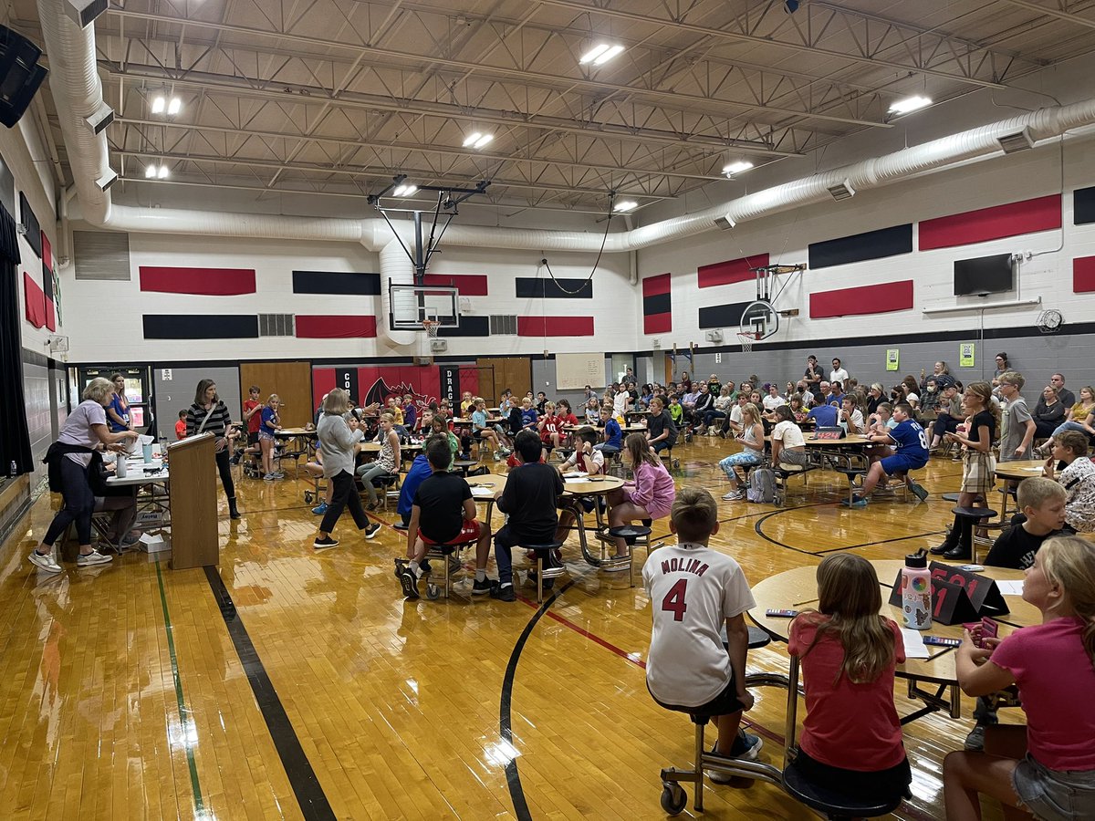 Bulldogs512's tweet photo. Awesome to watch students work together as a TEAM to solve math problems! Students from Briarwood, Tomahawk, and Corinth are doing great competing in our first Mathletics event of the school year!  Go Mathematicians!! Teamwork = Dreamwork! @theSMSD @SMSD_Corinth @THTigers512 https://t.co/DxtSsUbMjc