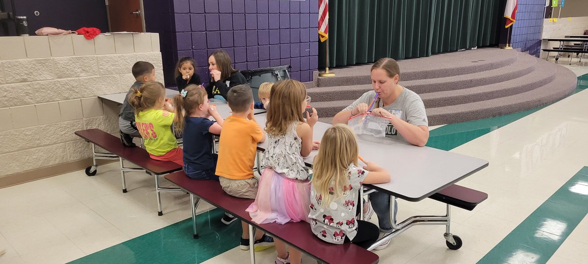 Our Kindergarteners got to explore the human body today! They learned all about the structure and function of the lungs, muscles, bones, and the stomach! They loved it! There really is no place like Mambrino!! #pltw #MambrinoSTEAM #GISD