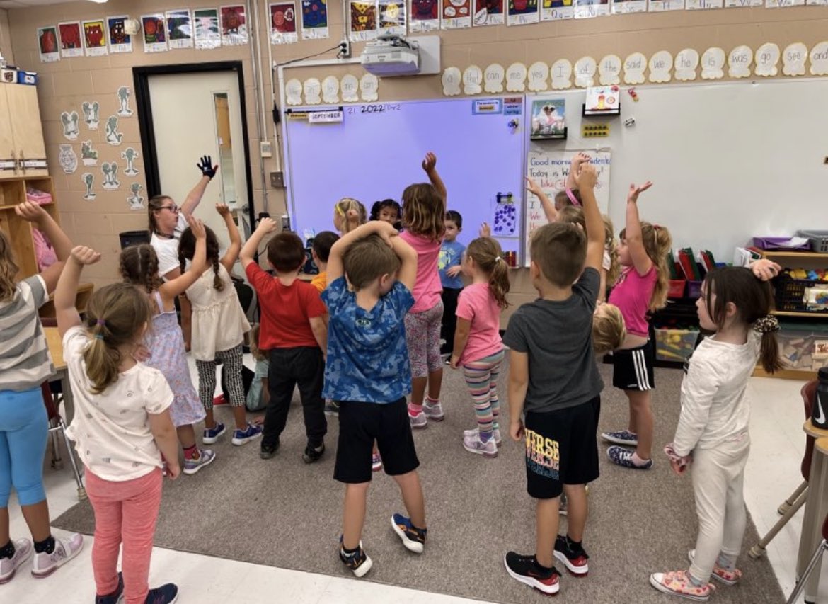 miss_vanassche's tweet photo. Our kinders using their super breaths and super stretches with
@SamanthaBarless. Our class has been learning about different emotions and how they might respond to these feelings. Keep up the super self-reg kinders!
@PrincipalLove1 @HESGEDSB @GEDSB https://t.co/3favVlYeIi