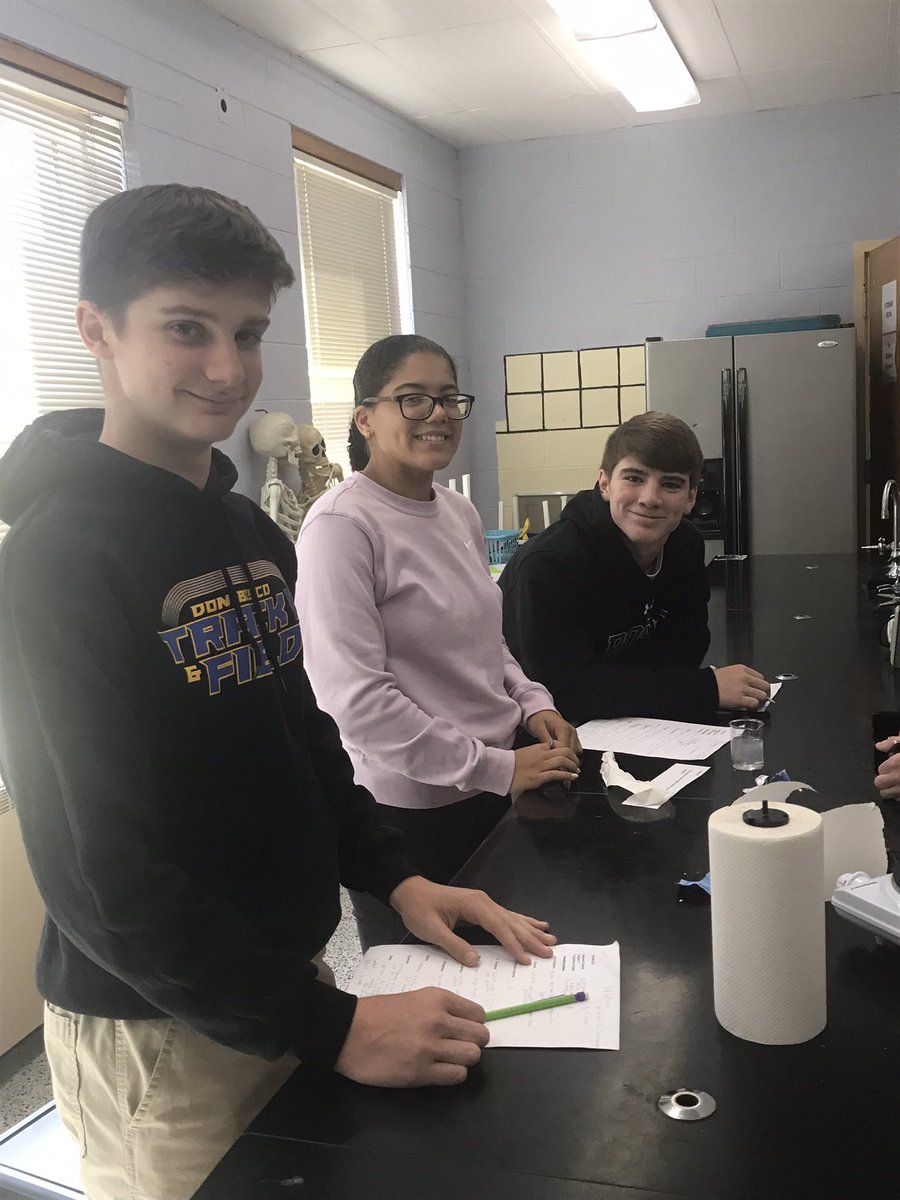 NicholsonTonya's tweet image. Changes in matter lab. #chemicalchange #physicalchange #boscoscience