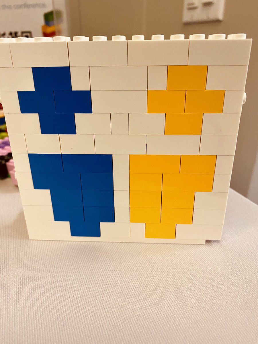 Awesome first day connecting <a href="/TECA/">teca</a> CEC! #gogetyobadge #TCEA <a href="/LEGO_Education/">LEGO Education</a>