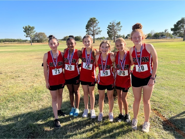 RISDRotan's tweet photo. Congratulations to our JH cross country teams and Coach Bell! Girls placed 2nd as a team. 
Belle Turner-5th
Kate VanPoppel -7th
Madison Fillingim - 8th 
Avery Gonzalez - 9th
Arianna Fillingim and Joey Alyssa Lujan
Adrian Perales https://t.co/ZOz351EkEQ