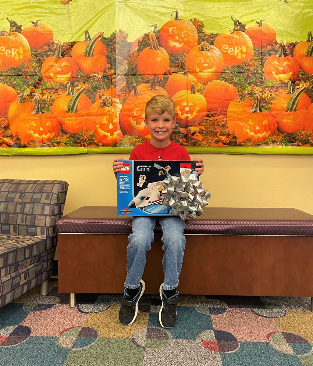 haynerlibrary's tweet photo. Congrats to our @NASAArtemis Reading Challenge: William A.! Have fun with that awesome @LEGO_Group Space Shuttle! Thanks to all those that participated!
@zoobeanreads @NASA #STEMinLIB #BeanBlast https://t.co/iIXV6aoXnn