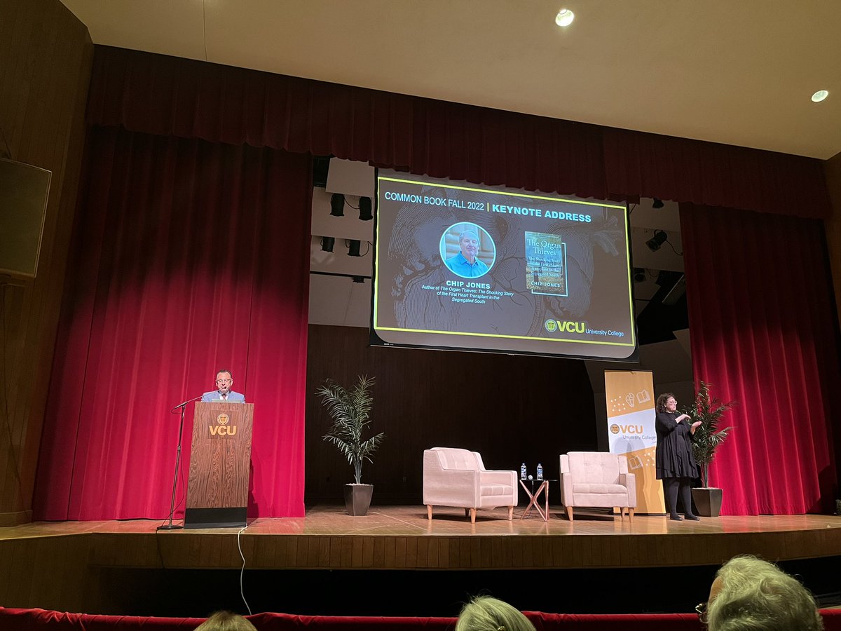 VCUCommonBook's tweet image. Our keynote is underway! If you can’t be here in person, tune into the livestream.

Livestream➡️ rvav.com/commonbook-key…