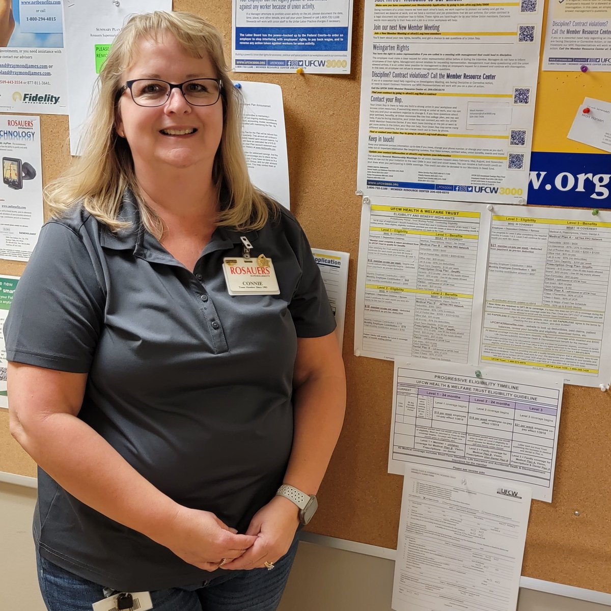 UFCW_3000's tweet photo. Today is #WorkerWednesday and we want to recognize Connie Schlosser, who is the head bookkeeper at Rosauers Supermarket #107 in Spokane, WA. Connie has worked for Rosauers for 40 years!
#1u #UnionStrong #EssentialWorkers #GroceryWorkers #ForeverEssential https://t.co/LnKytAoPBI