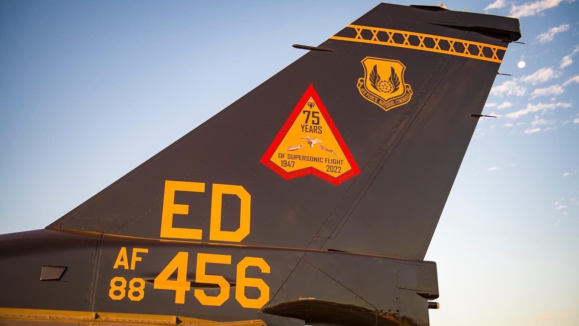 AVAirShow's tweet photo. Ladies and Gentlemen: We present the 75th Anniversary of Supersonic Flight F-16 Viper #AVAirshow #anniversary https://t.co/7ty08ILDRW