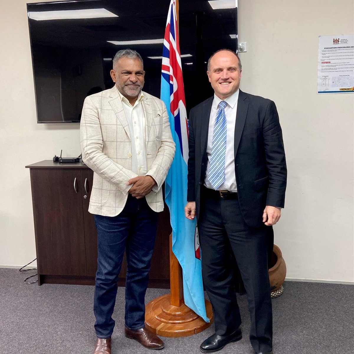 Great to meet Hon. <a href="/FaiyazKoya/">Faiyaz Koya</a> to discuss 🇦🇺🇫🇯 trade and business links. 🇦🇺 &amp; 🇫🇯 share a strong trade &amp; tourism relationship and many Australian businesses are taking advantage of trade and investment opportunities in #Fiji. #vuvale