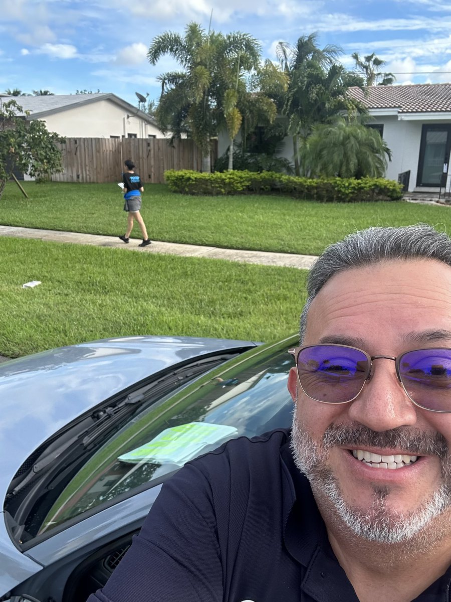 Carlos Bahamon (@bahamoncito) on Twitter photo We are at it again with Sarah & Thalia from the USA Wireless Griffin Team prospecting for fiber. <a href="/Hdncorp/">Henry Nguyen</a> <a href="/Pedro__Nav/">Pedro Navarro</a> <a href="/Brian_Rodriguz_/">Brian Rodriguez</a> @RoeserRon <a href="/awada_mike/">mike awada</a> <a href="/USAWireless_/">USA Wireless</a> <a href="/One_FLA/">OneFLA</a> We are at it again with Sarah & Thalia from the USA Wireless Griffin Team prospecting for fiber. <a href="/Hdncorp/">Henry Nguyen</a> <a href="/Pedro__Nav/">Pedro Navarro</a> <a href="/Brian_Rodriguz_/">Brian Rodriguez</a> @RoeserRon <a href="/awada_mike/">mike awada</a> <a href="/USAWireless_/">USA Wireless</a> <a href="/One_FLA/">OneFLA</a>