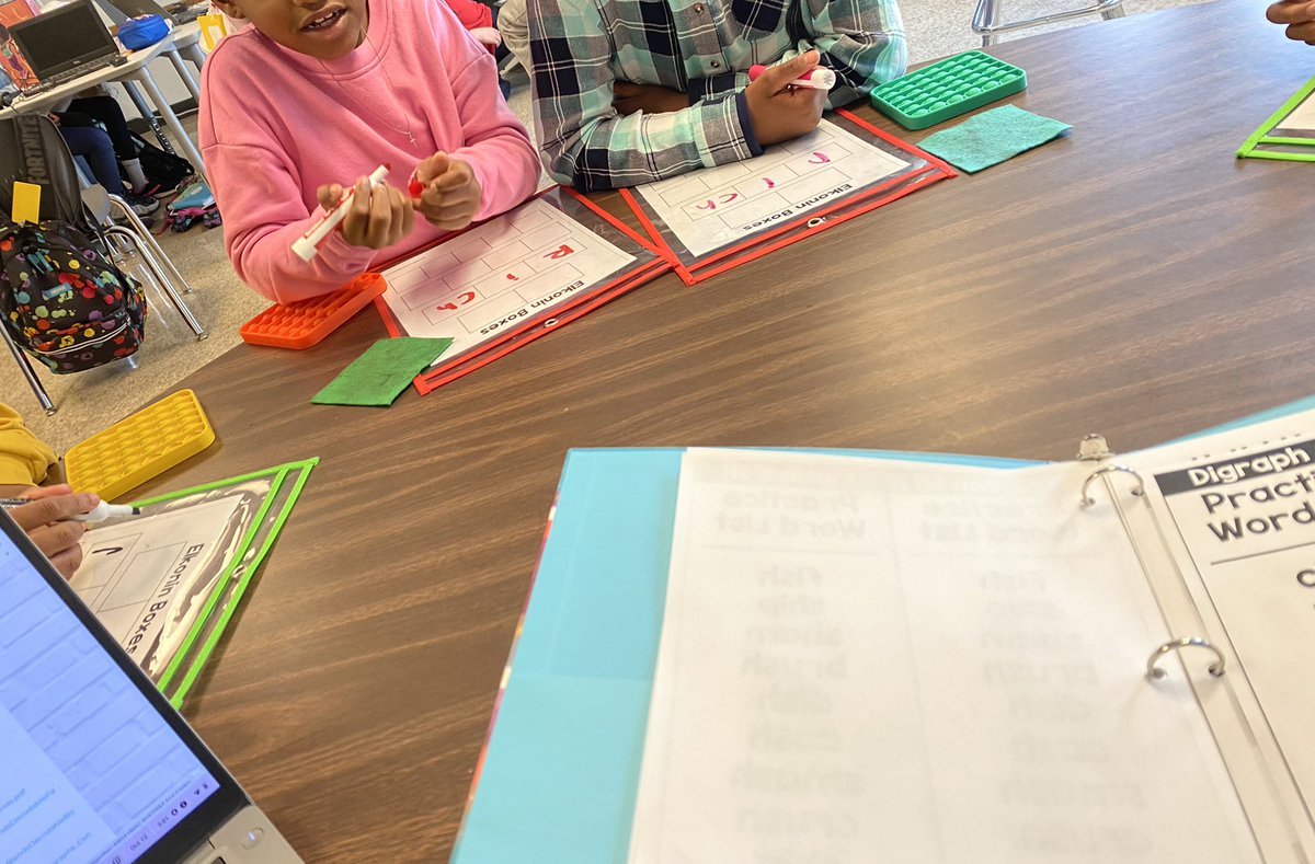 Using pop it’s to help us sound out words and scented markers to write new heart words. Learning so much from LETRS training and enjoying implementing it with these kiddos❤️ <a href="/JcpsElemEla/">JCPS Elementary ELA</a> <a href="/JCPSKY/">JCPS</a> <a href="/drkiggs/">Mashelle.kiggins@jef</a>