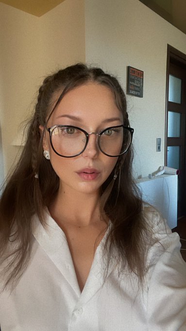 Do you think I look hot in glasses?😼👉🏽https://t.co/sNBone0QYq https://t.co/4vLoivWN5C<a href="/tag/mvsales"class="tags"><span>#mvsales</span></a>