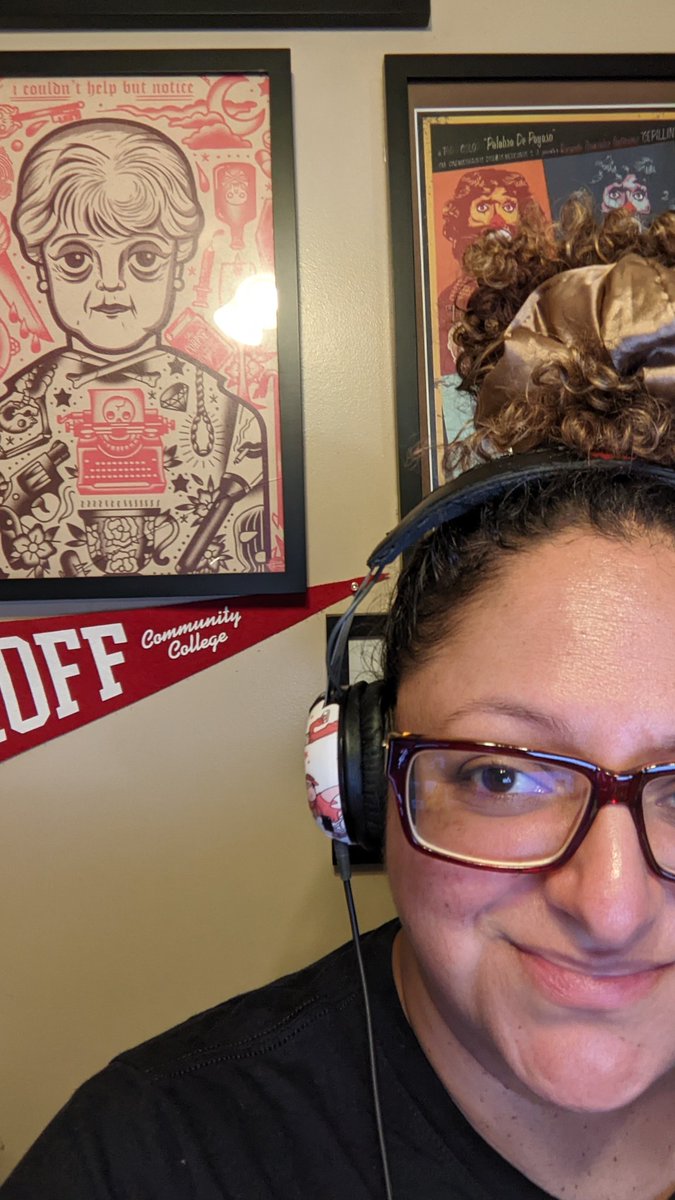 Zeezeerod's tweet photo. Jessica has been keeping an eye on me for a while. I love my @davequiggle print even more now.  #WritingCommmunity https://t.co/0f9W2hM7Am
