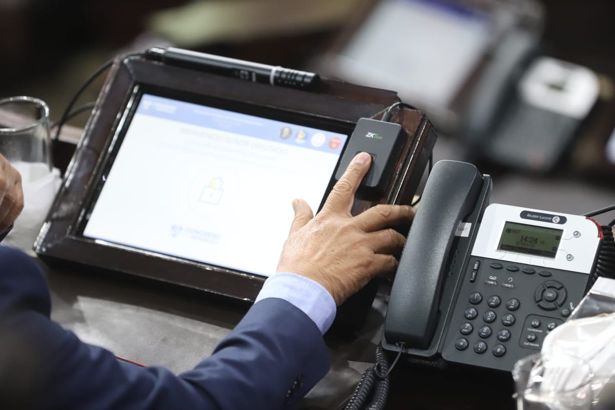 CongresoGuate's tweet photo. #AHORA: los diputados aprobaron con 99 votos la Ley Temporal de Desarrollo Integral, que ejecutará proyectos ambientales y de desarrollo por los veteranos militares que prestaron servicio durante el conflicto armado interno.
🇬🇹#CongresoDinámico
🏦#IXLegislatura https://t.co/flFFDcQuvN