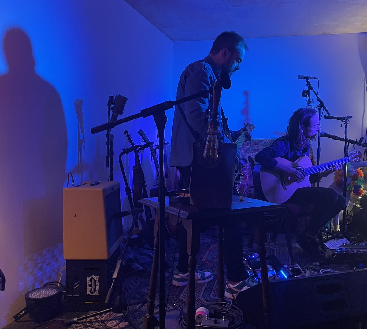 Roly Maby (@osakalbion) on Twitter photo Wow what a blissful sound #calmingriver supporting <a href="/hermandune/">Herman Dune</a> in Brighton @RoseHillTavern_ <a href="/MeltingVinyl/">Melting Vinyl</a> 🎵 Wow what a blissful sound #calmingriver supporting <a href="/hermandune/">Herman Dune</a> in Brighton @RoseHillTavern_ <a href="/MeltingVinyl/">Melting Vinyl</a> 🎵