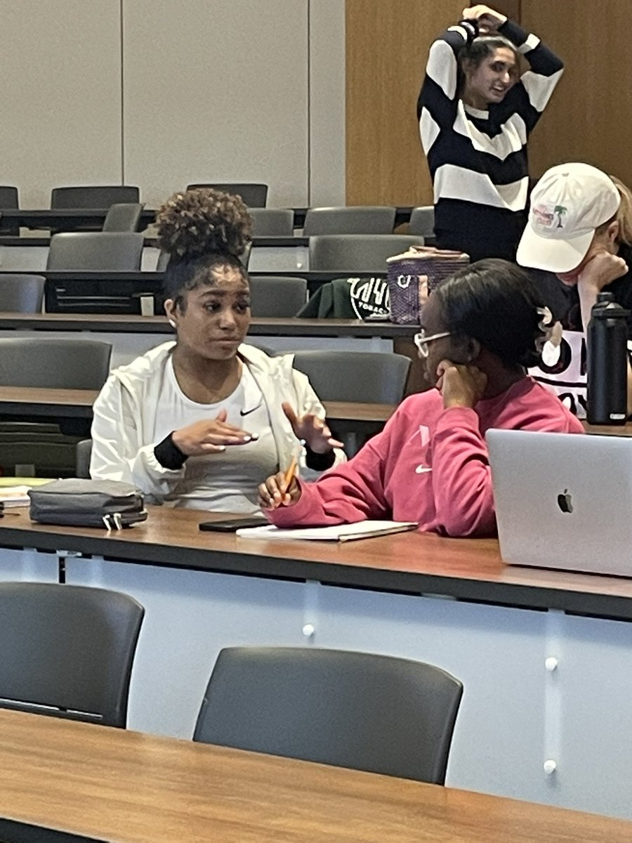 EntUAB's tweet photo. Awesome conversations going on as we get ready to kick off our third meeting for our Hatchery & Hackathon! #entrepreneurship #entrepreneurialcommunity #uab #goblazers #emblazon https://t.co/rDBU20sZqD