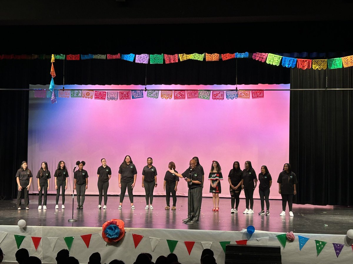 Treble mix choir participated in the Hispanic heritage show tonight ! Be the storm 💚Tomorrow fall concert! See you guys there