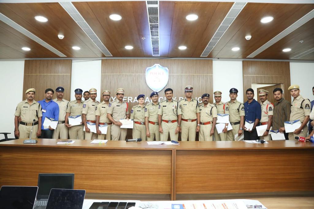 Chinese Investment fraud of Rs.903 Crores busted by Hyderabad City Police Hyderabad Cyber Crime Police arrested 10 accused running hawala scam from Delhi and Mumbai i.e... facebook.com/hyderabadpolic…