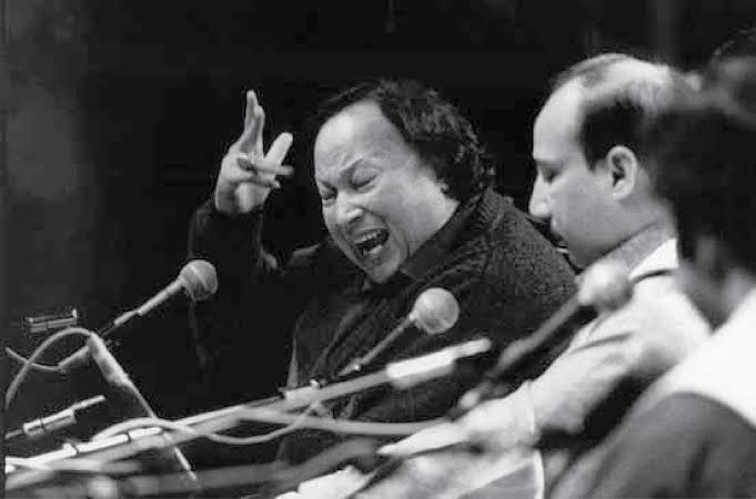 NFAKWorld's tweet photo. Vah Jinda hai! yahi kahin ine vadiyon mein

#NusratFatehAliKhan https://t.co/rxCa1d4qDL