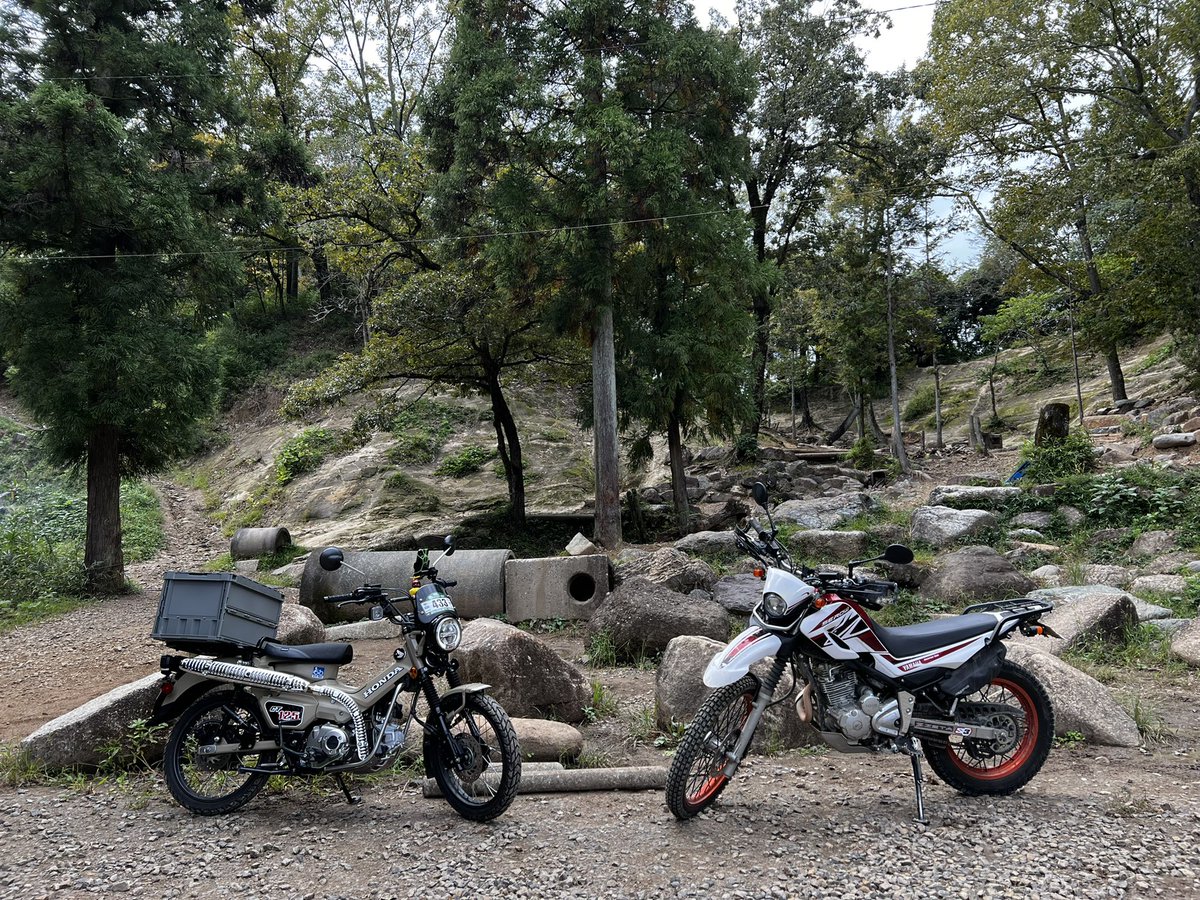 819mec's tweet photo. 初めてのトライアルバイク！
楽しい！
お試しにハンターカブでちょこっとコース走ってみたけど…限界でした😂
#CT125
#ハンターカブ https://t.co/gP417Dwz0h