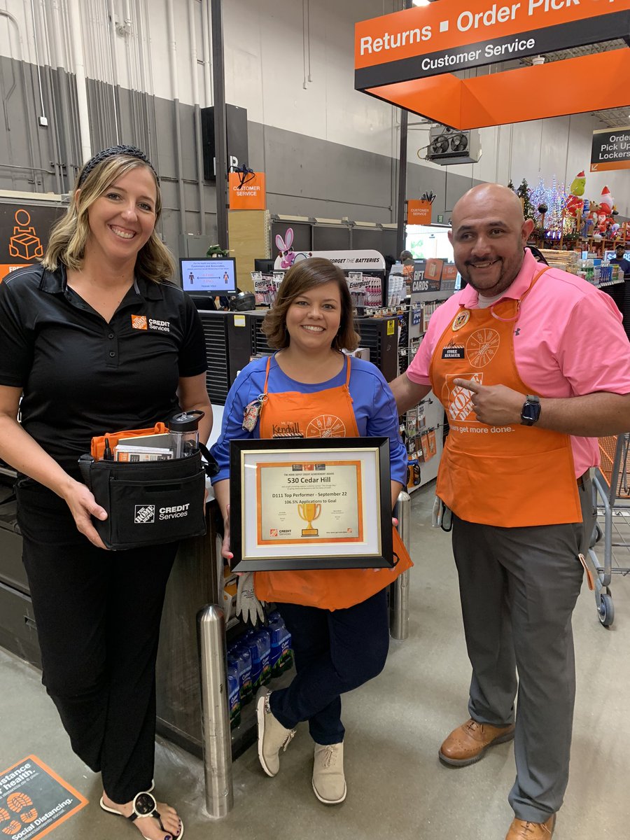 alram2025's tweet photo. Great job Team 530 Driving Credit Last Month. Awesome Job to OAM Kendyll engaged with her frontend. Let’s keep it going. https://t.co/Vjt4XMbXz2