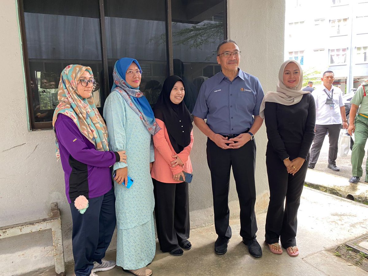 Lawatan Kerja YB Menteri Kanan Pertahanan di Pangkalan Udara Subang.

Tarikh : 12/10/2022
Masa : 11.00 pagi

<a href="/JKRMalaysia/">JKR Malaysia</a> <a href="/csfbjkr/">CSFB JKR</a> <a href="/UTSSelangorJKR/">JKR UNIT TENTERA SELANGOR</a> <a href="/JKRSelangor/">JKR Selangor</a> <a href="/Ir_faDZli/">faDZli</a>