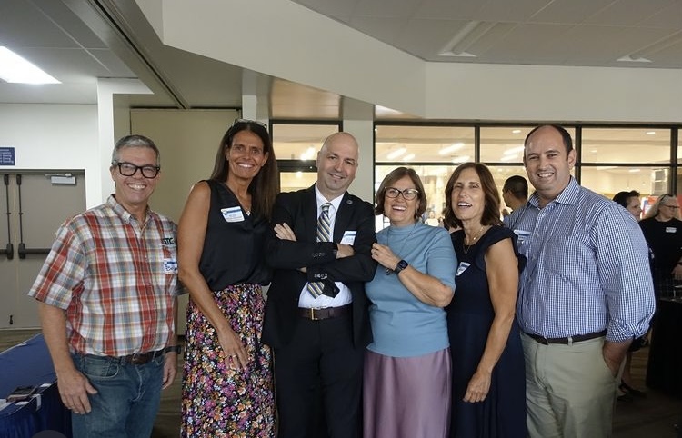 ICalzada's tweet photo. Particularly remarkable, members of the #WestBasqueAmerican community (#EuskalEtxea) in #KernCounty #Bakersfield firmly being actively self-empowered and ready to take the challenge and moving ahead. Esker aunitz, mugarik ez, hegoalde/iparralde banaketa ez dagoen lurraldean https://t.co/MOjJay5MX7