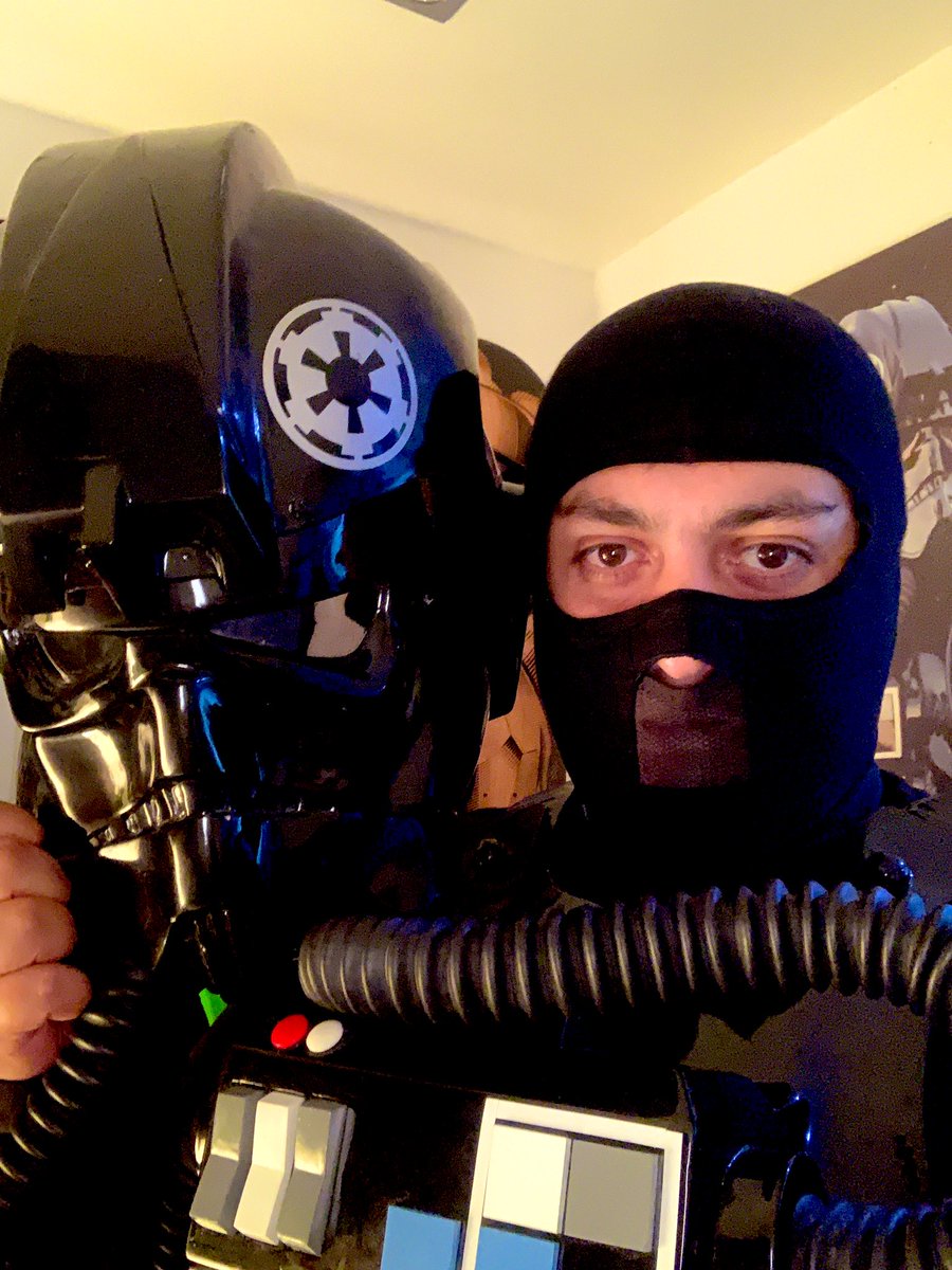 roalne's tweet photo. Armadura lista!!!! falta lustrarla pero ya mañana 🤣🤣
#starwars #trainingday #trainingdaycdmx #SkullGarrison @Skull_Garrison https://t.co/wnbKIvZGn0