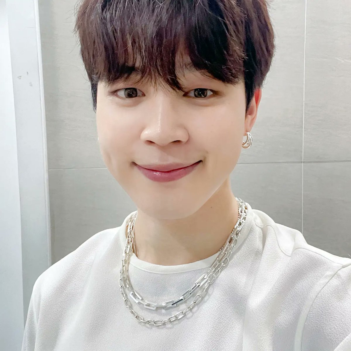 zubbycat's tweet photo. Happy birthday to our sweet Jimin, the person in the city of Seoul who understands me, our cheerleader, one of the most beautiful, love-filled people on the planet. #jiminday #OurBelovedJimin #OurAngelJimin #JiminOurPride #Jimindipity #OurOctoberPrince #OurEternalSerendipity https://t.co/N6WSZZFWeL