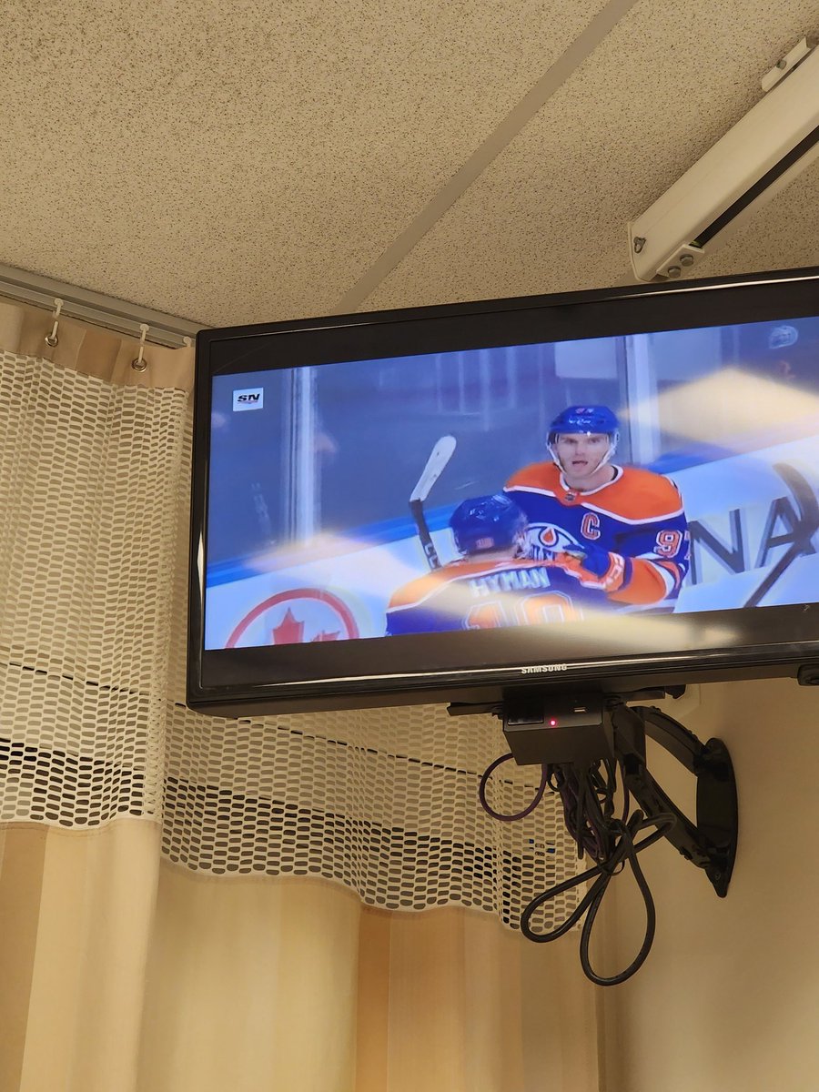 ashstoroshenko's tweet photo. YAAASSS CONNOR #LetsGoOilers https://t.co/NxxyP4LTYt