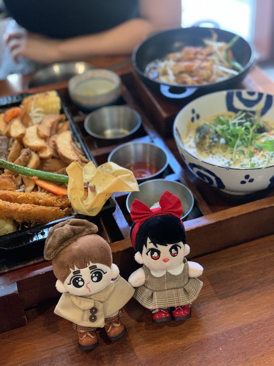 SOM_NNNNN's tweet photo. 오랜만에 만난 이머들이랑 맛있고 즐거운 시간 보내고 왔써요❣️❣️
또 가자 댕로..!! 아오 보러 또 가자..!!!!

#뮤지컬 #인간의법정 #아오 #이재환 #빅스켄
#빅스인형 #미니빅스 #쟈근쟈니 #큐티욘 https://t.co/Seu9L7mvS1