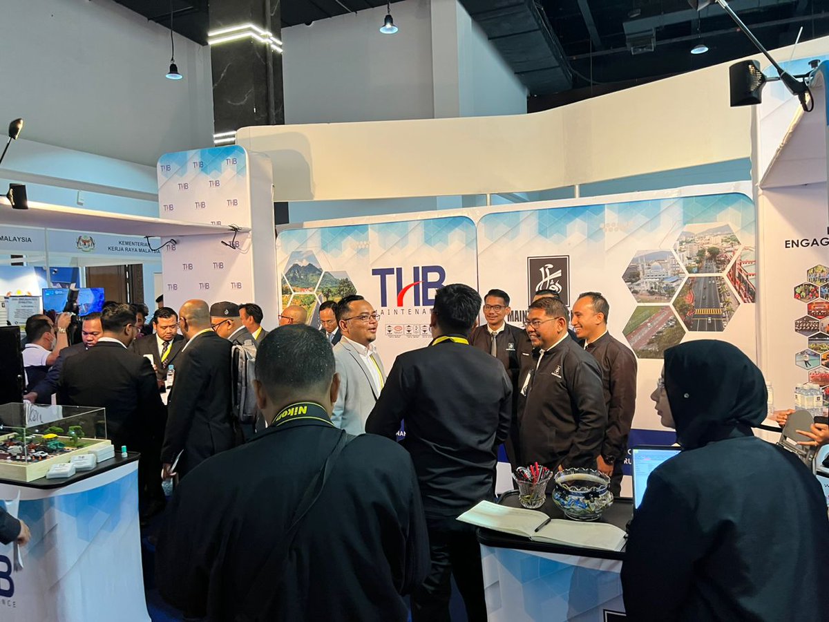 sasoakai's tweet photo. 11th Malaysian Road Conference & Exhibition 2022
๐๐๐ซ๐ข๐ค๐ก: 11-13 October 2022
๐๐๐ฆ๐ฉ๐๐ญ: World Trade Centre, Kuala Lumpur
๐๐ข๐ก๐๐ค ๐ฒ๐๐ง๐ ๐ญ๐๐ซ๐ฅ๐ข๐๐๐ญ:
Barisan Kepimpinan SCIB Industrialised Building System & Sasoakai Resources JV Sdn Bhd (SSJV)
#SSJV
#11thMRC https://t.co/t0NmSkkrcC