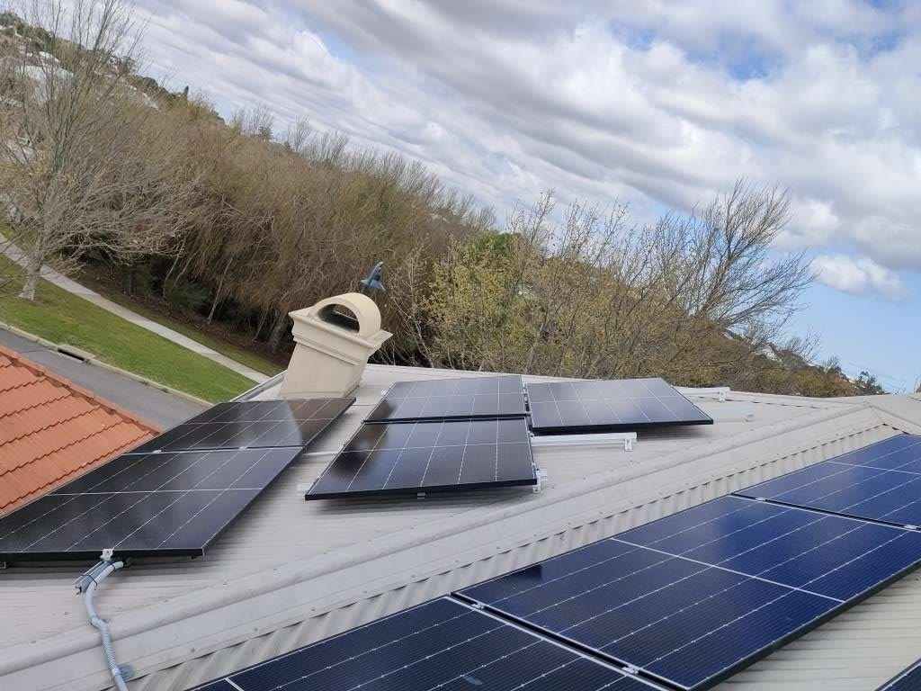 PerdamanAE's tweet photo. Great 13.32 kW residential solar installation by our Perdaman Electrical Services team last month in Stirling. https://t.co/ohzEuEB0Vl