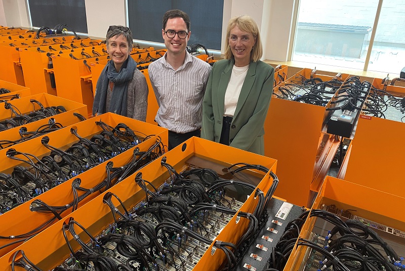 PerronInstitute's tweet image. A human brain can understand a supercomputer, but can a supercomputer understand a human brain? Researchers at the Perron Institute look forward to working with the supercomputing powers at @Team_DUG to understand our amazing brain.