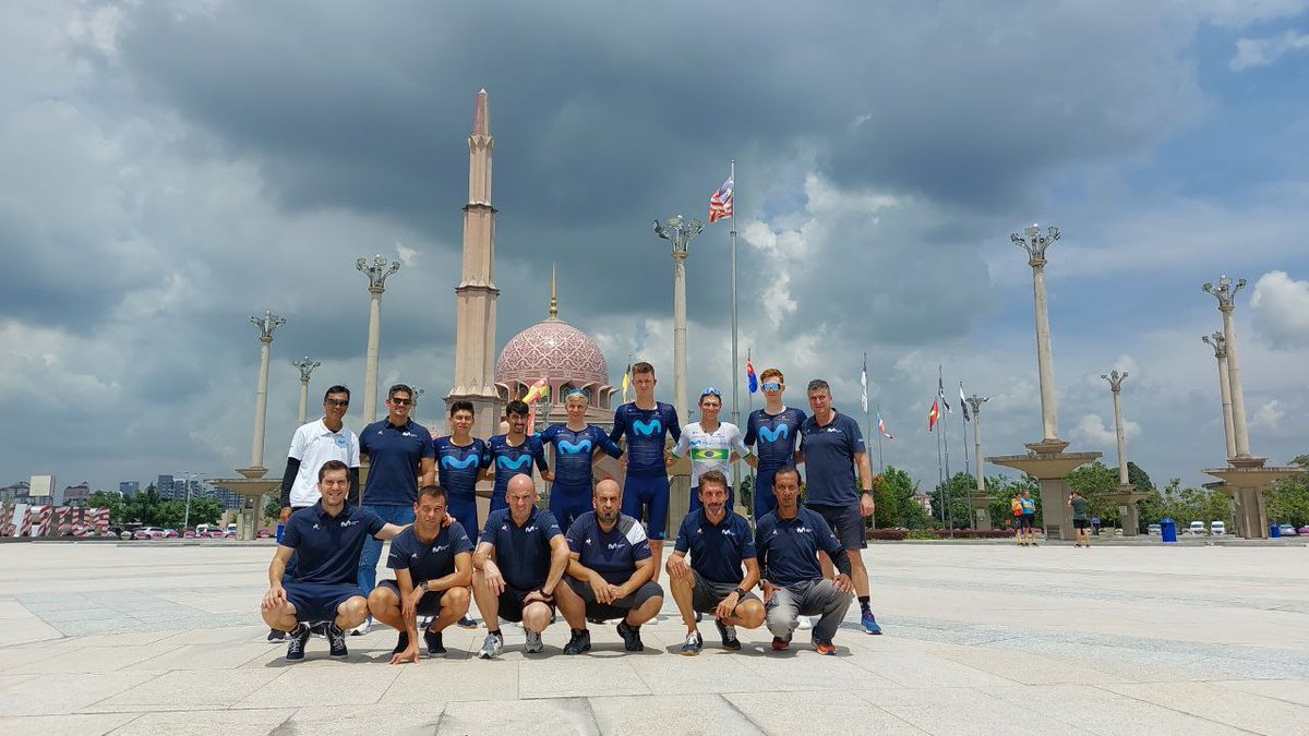 Movistar Team (@movistar_team) on Twitter photo 🕌 Desde Putrajaya, donde arranca la jornada 'reina' de 🇲🇾 <a href="/ltdlangkawi/">PETRONAS Le Tour de Langkawi 2022</a>, os saluda el último Movistar Team de 2022 👋
🚴♂️ <a href="/Einerrubio1/">Einer rubio</a> Sosa Kanter <a href="/MathiasNorsgaar/">Mathias Sunekær Norsgaard</a> Rangel <a href="/MatteoJorg/">Matteo Jorgenson</a>
👨🏫 <a href="/pablopenkas/">pablo lastras garcia</a> | 👨⚕️ Gustavo | 💆♂️ <a href="/ibaibalma/">ibai</a> <a href="/ginito6/">Higinio</a> <a href="/Ferja79/">Fernando Gómez</a> | 👨🔧 <a href="/oiercasado/">@oiercasado</a> <a href="/senen99118525/">Senen</a> 🕌 Desde Putrajaya, donde arranca la jornada 'reina' de 🇲🇾 <a href="/ltdlangkawi/">PETRONAS Le Tour de Langkawi 2022</a>, os saluda el último Movistar Team de 2022 👋
🚴♂️ <a href="/Einerrubio1/">Einer rubio</a> Sosa Kanter <a href="/MathiasNorsgaar/">Mathias Sunekær Norsgaard</a> Rangel <a href="/MatteoJorg/">Matteo Jorgenson</a>
👨🏫 <a href="/pablopenkas/">pablo lastras garcia</a> | 👨⚕️ Gustavo | 💆♂️ <a href="/ibaibalma/">ibai</a> <a href="/ginito6/">Higinio</a> <a href="/Ferja79/">Fernando Gómez</a> | 👨🔧 <a href="/oiercasado/">@oiercasado</a> <a href="/senen99118525/">Senen</a>