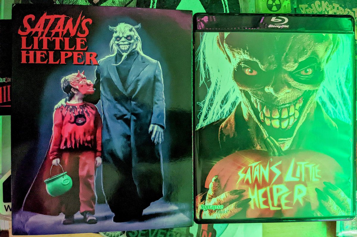 ZombieMommyAmy's tweet image. #NowWatching Satan's Little Helper 2004 @synapsefilms #BestMovieEver