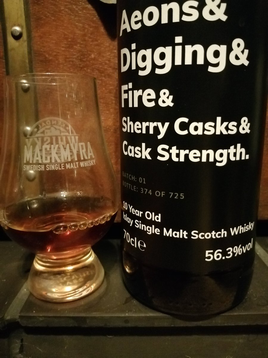 BertSmedley's tweet image. There&apos;s a &quot;duty of care&quot; element to it...
Lots of &quot;noobs&quot; may be &quot;encouraged&quot; to think the (latest) £200 NAS Ardbeg is &quot;da bomb&quot;🍆
It&apos;s &quot;our&quot; job to present a &quot;different narrative&quot;...
My preferred weapon of choice is (a quick) &quot;Fuck Off&quot; whilst enjoying (🙃) a (£50) #ProperDram🐢