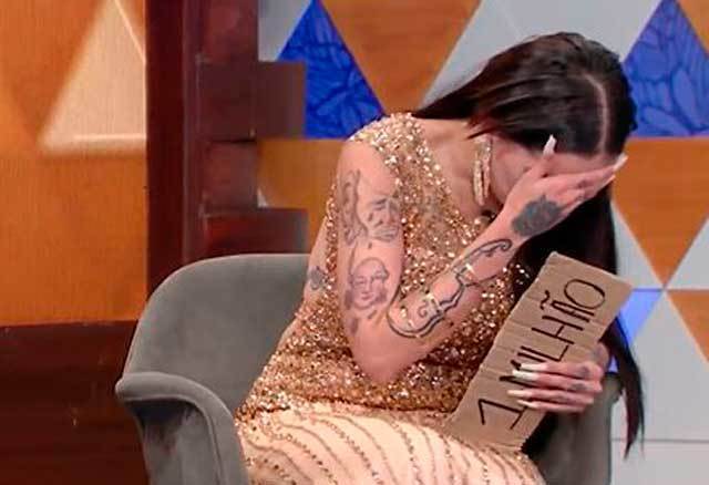Mãe não quer deixar a filha ser blogueira e deixa Christina chocada 

tinyurl.com/2hjvp9by