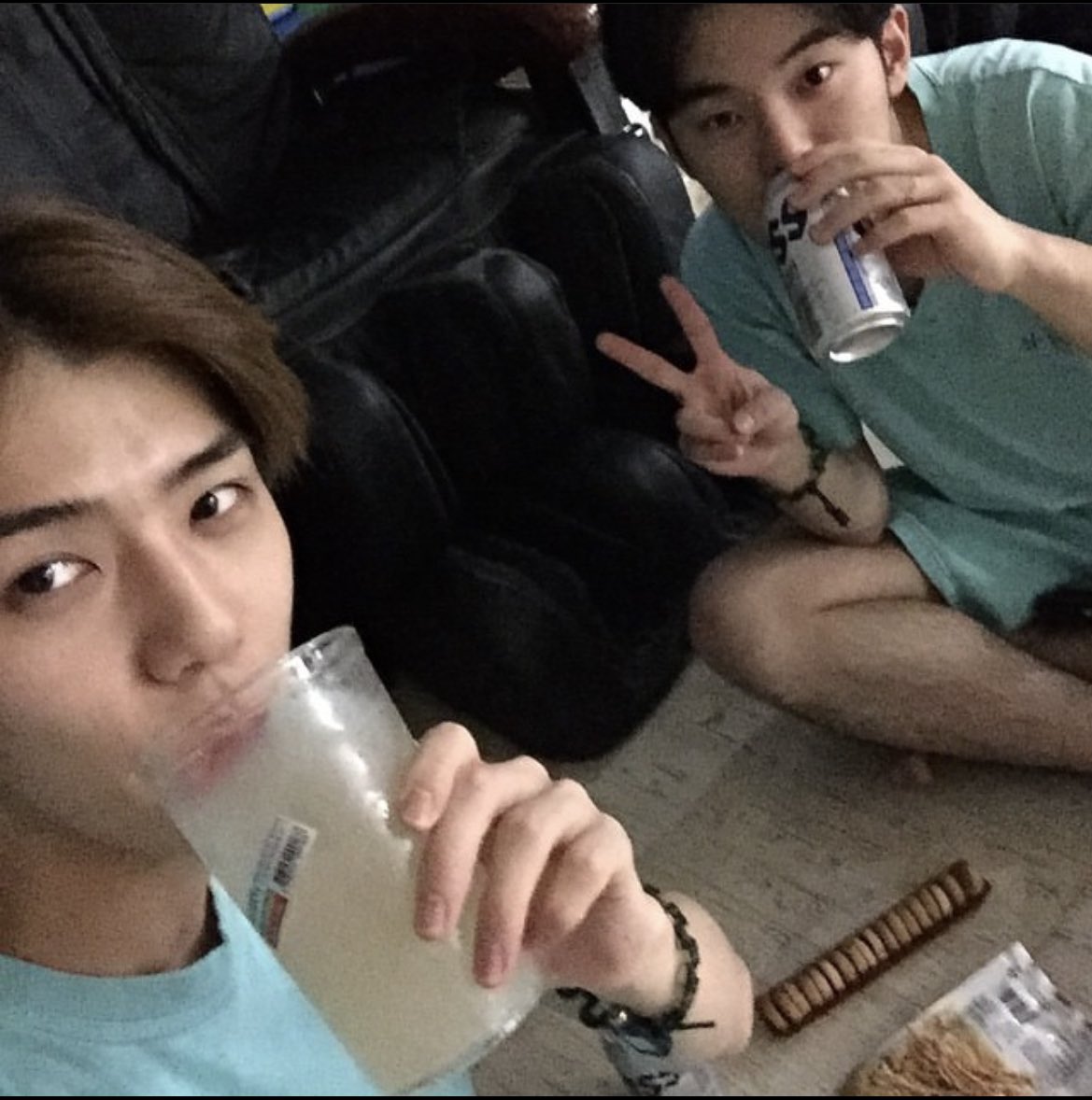 oohstagram's tweet photo. 141005 oohsehun instagram post 

wah bare face sehun is always so handsome🤩 #SEHUN #세훈 #엑소 https://t.co/4FfAoQw4Ui