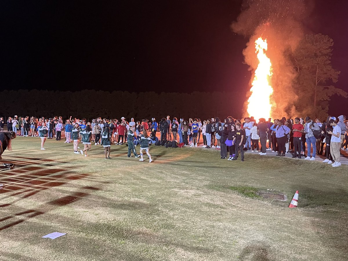 Awesome Night! Seniors win Powder Puff and Bon Fire! Happy Homecoming 2022! @OnslowSchools
