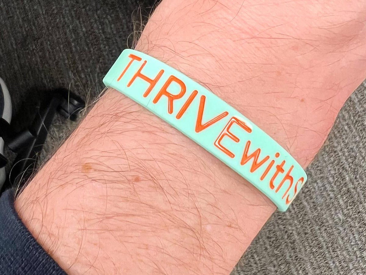 LafayetteMLAX's tweet photo. The boys were rocking their #thrivewithsuz t-shirts and wristbands during lift today!

Our program is incredibly honored to support the clinical trial funding and families in need in order to help cure cancer! 

Let’s Cure Acute Lymphoblastic Leukemia Together. 

#Brotherhood https://t.co/RfJzTnmqTT
