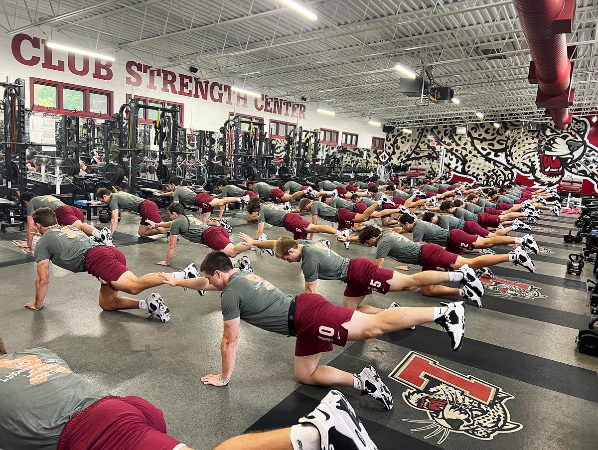 LafayetteMLAX's tweet photo. The boys were rocking their #thrivewithsuz t-shirts and wristbands during lift today!

Our program is incredibly honored to support the clinical trial funding and families in need in order to help cure cancer! 

Let’s Cure Acute Lymphoblastic Leukemia Together. 

#Brotherhood https://t.co/RfJzTnmqTT