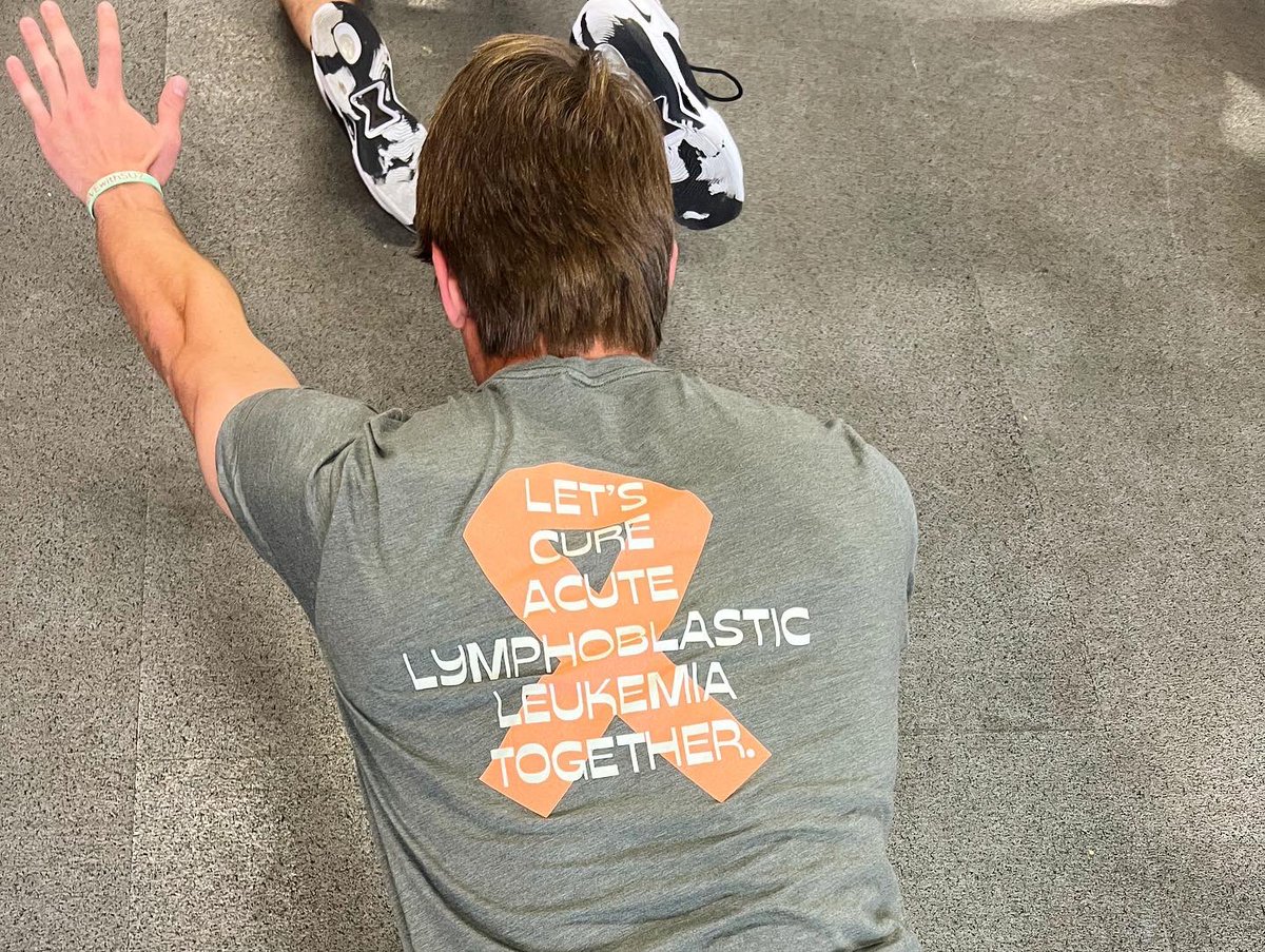 LafayetteMLAX's tweet photo. The boys were rocking their #thrivewithsuz t-shirts and wristbands during lift today!

Our program is incredibly honored to support the clinical trial funding and families in need in order to help cure cancer! 

Let’s Cure Acute Lymphoblastic Leukemia Together. 

#Brotherhood https://t.co/RfJzTnmqTT