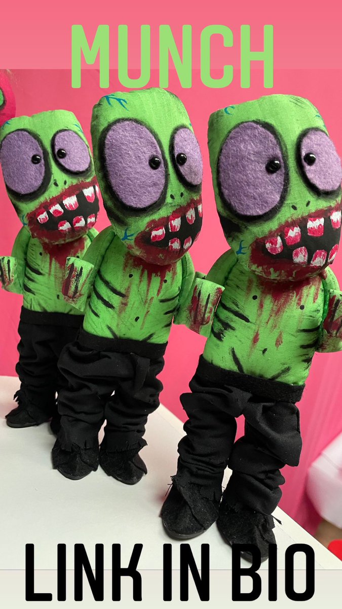 Munch the Zombie 🧟‍♂️ etsy.com/uk/listing/727… #pinsandneedles #halloween #halloweendolls #halloweenhome #spookyseason #spooky #zombies #zombiedoll