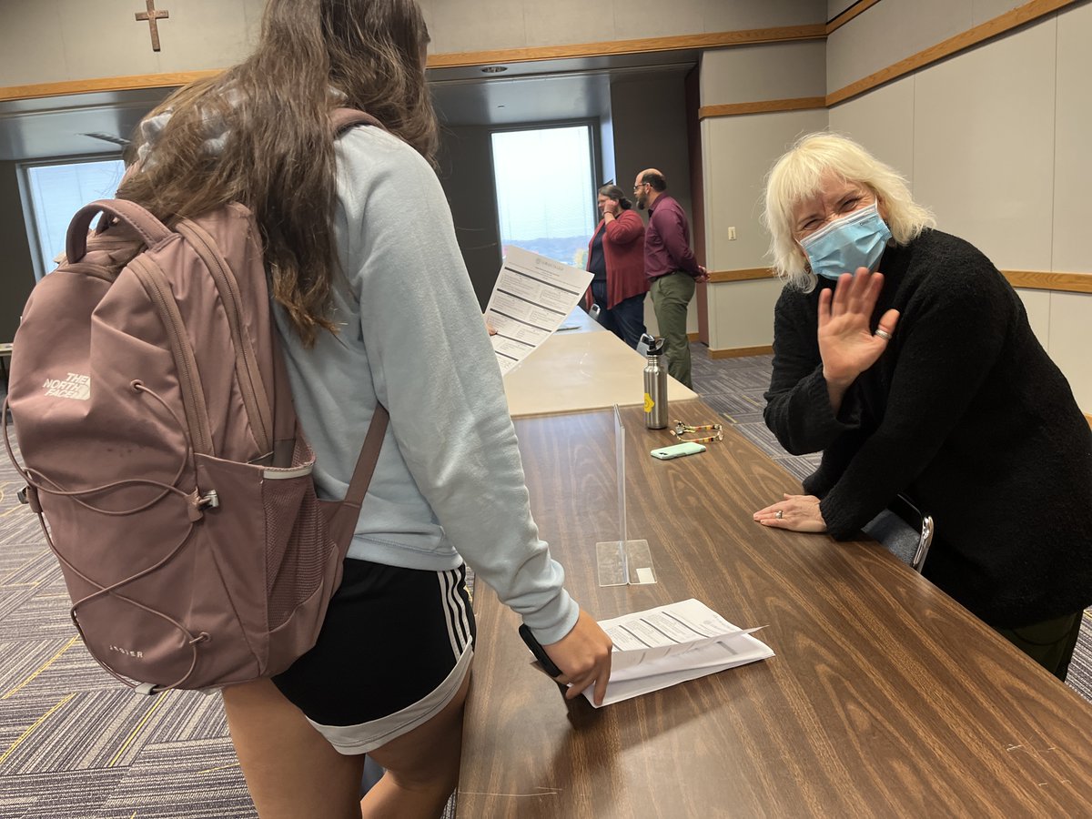 Life at Loras tweet media