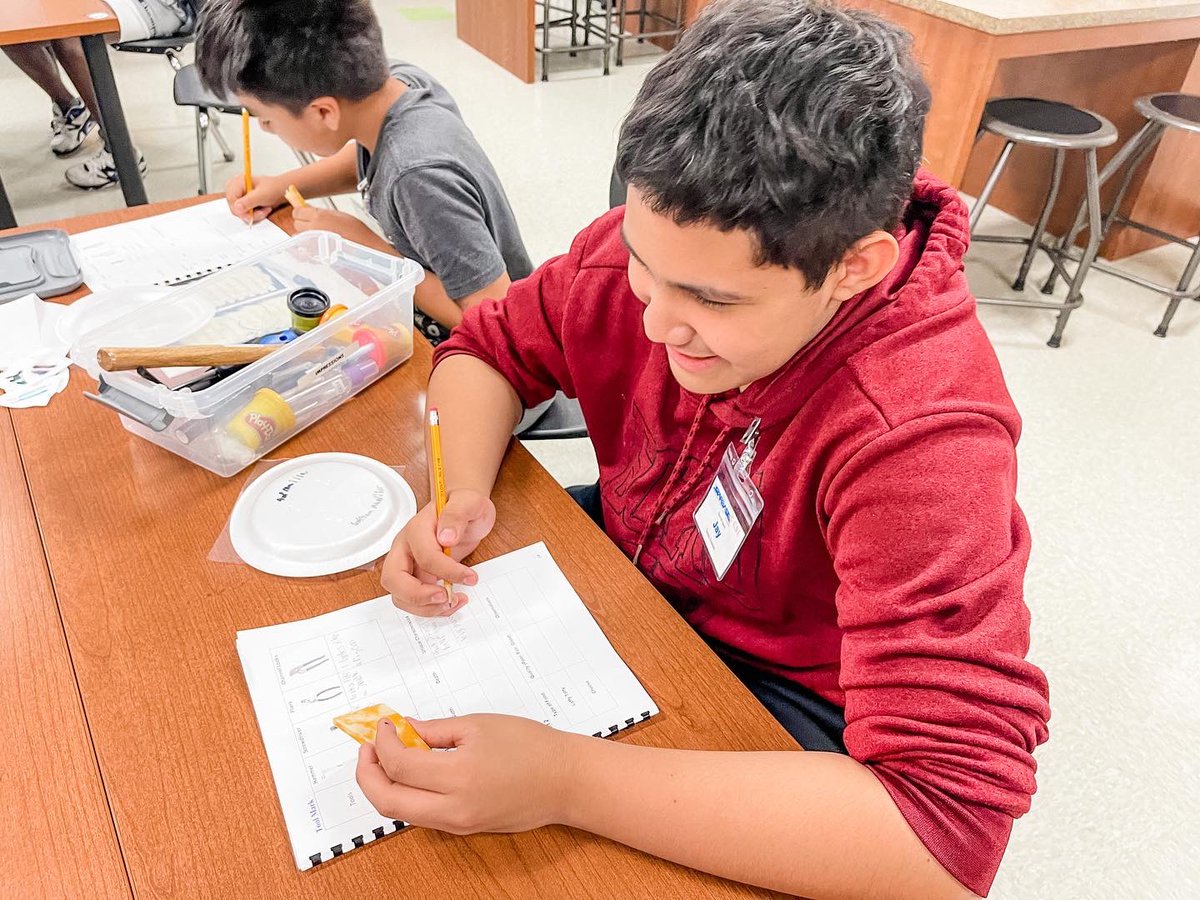 KendrickBroncos's tweet photo. Today our STARBASE 2.0 broncos learned all about handwriting and impressions left by tools, teeth, and shoes. They applied their new knowledge by analyzing a handwritten note to solve a crime!🕵🏻 #GoBroncos #STARBASE2.0 https://t.co/SAUwuYg8ww