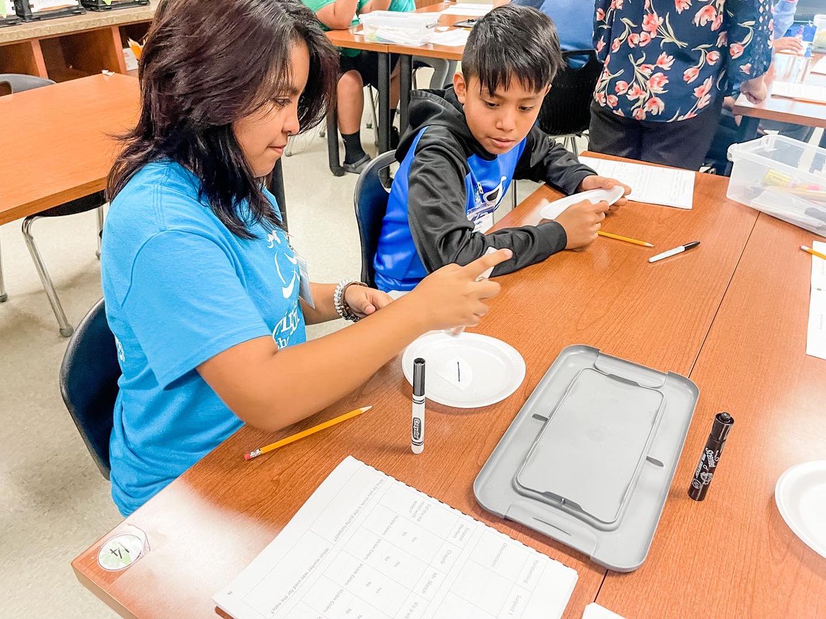 KendrickBroncos's tweet photo. Today our STARBASE 2.0 broncos learned all about handwriting and impressions left by tools, teeth, and shoes. They applied their new knowledge by analyzing a handwritten note to solve a crime!🕵🏻 #GoBroncos #STARBASE2.0 https://t.co/SAUwuYg8ww