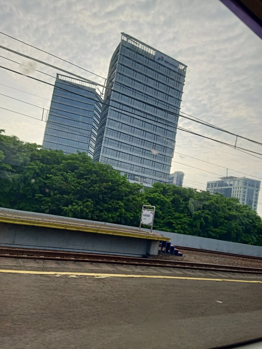 soogays's tweet photo. dadah jakarta https://t.co/uu6ieUEdb9
