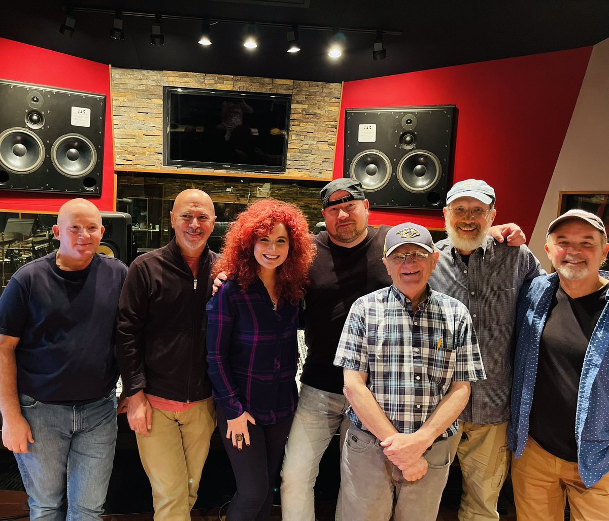 DwaynaLitz's tweet photo. Great #recordingsession today @soundstage in #Nashville , recorded with musicians who are legends 6 new songs! #singer #dwaynalitz #singersongwriter https://t.co/xtcBgBkvnx